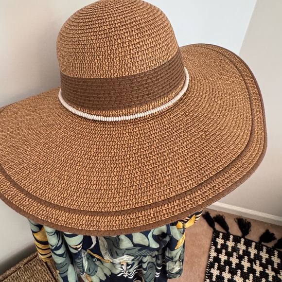 Gongzales Accessories - Straw Brown Wide-Brimmed Hat